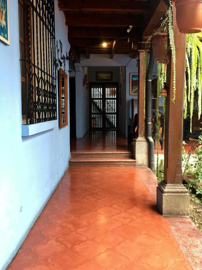 Dionisio Inn Antigua Εξωτερικό φωτογραφία