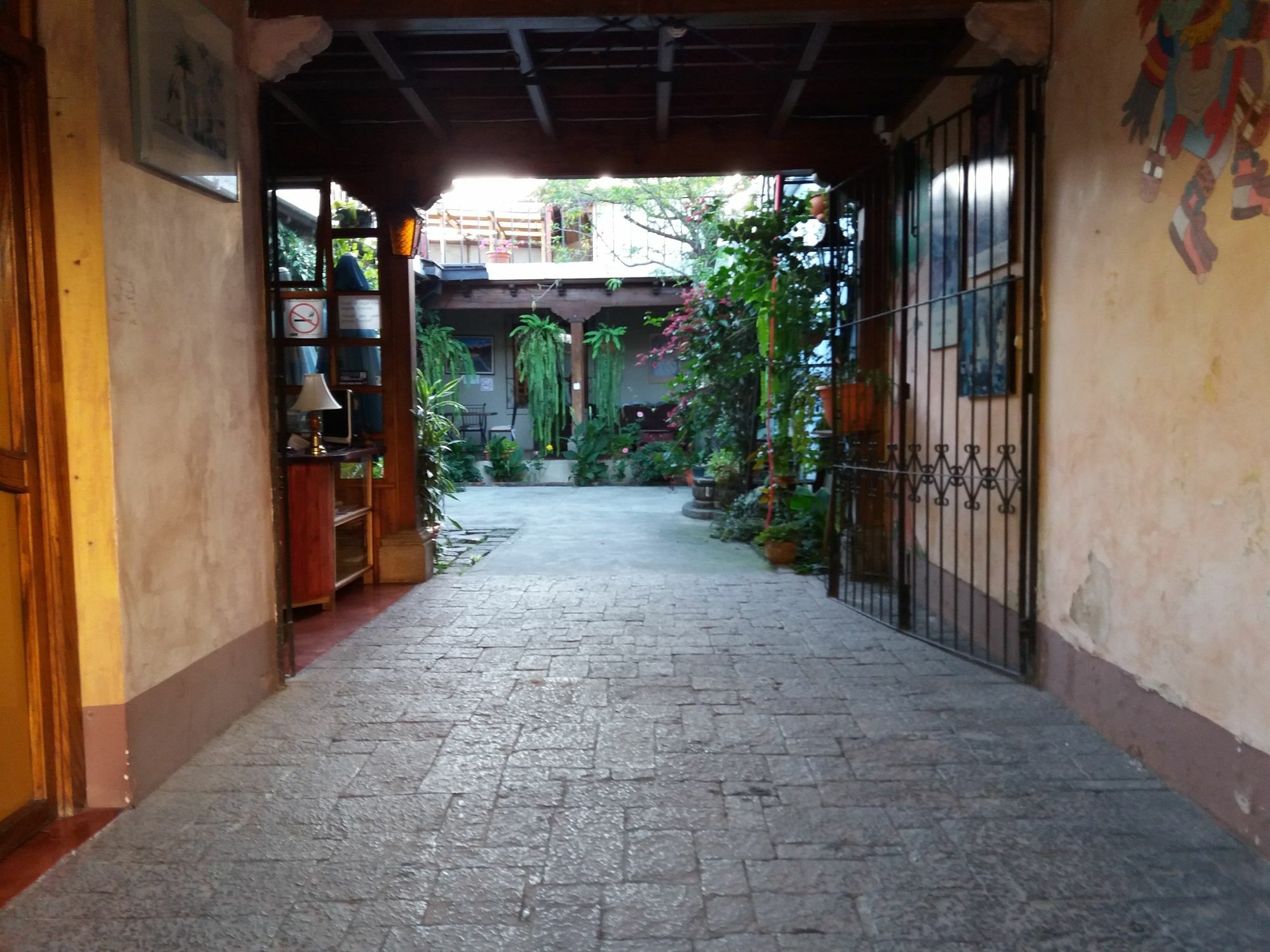 Dionisio Inn Antigua Εξωτερικό φωτογραφία