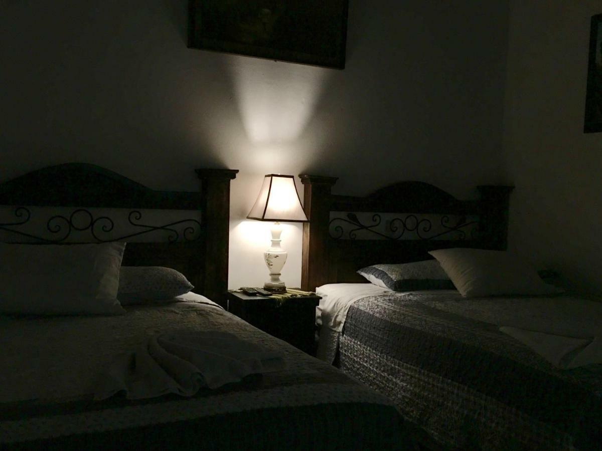 Dionisio Inn Antigua Εξωτερικό φωτογραφία