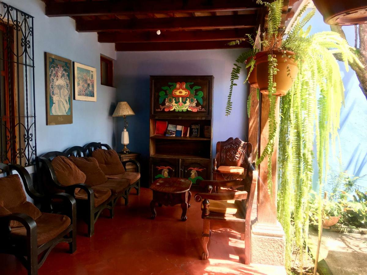Dionisio Inn Antigua Εξωτερικό φωτογραφία